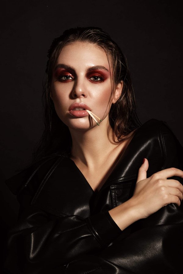 Quelle est la marche à suivre pour adopter le style des années 20 avec la robe Gatsby ?