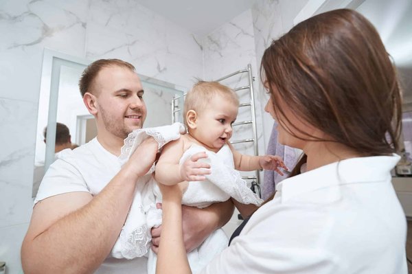 Bébé a la peau sèche, que faire ?